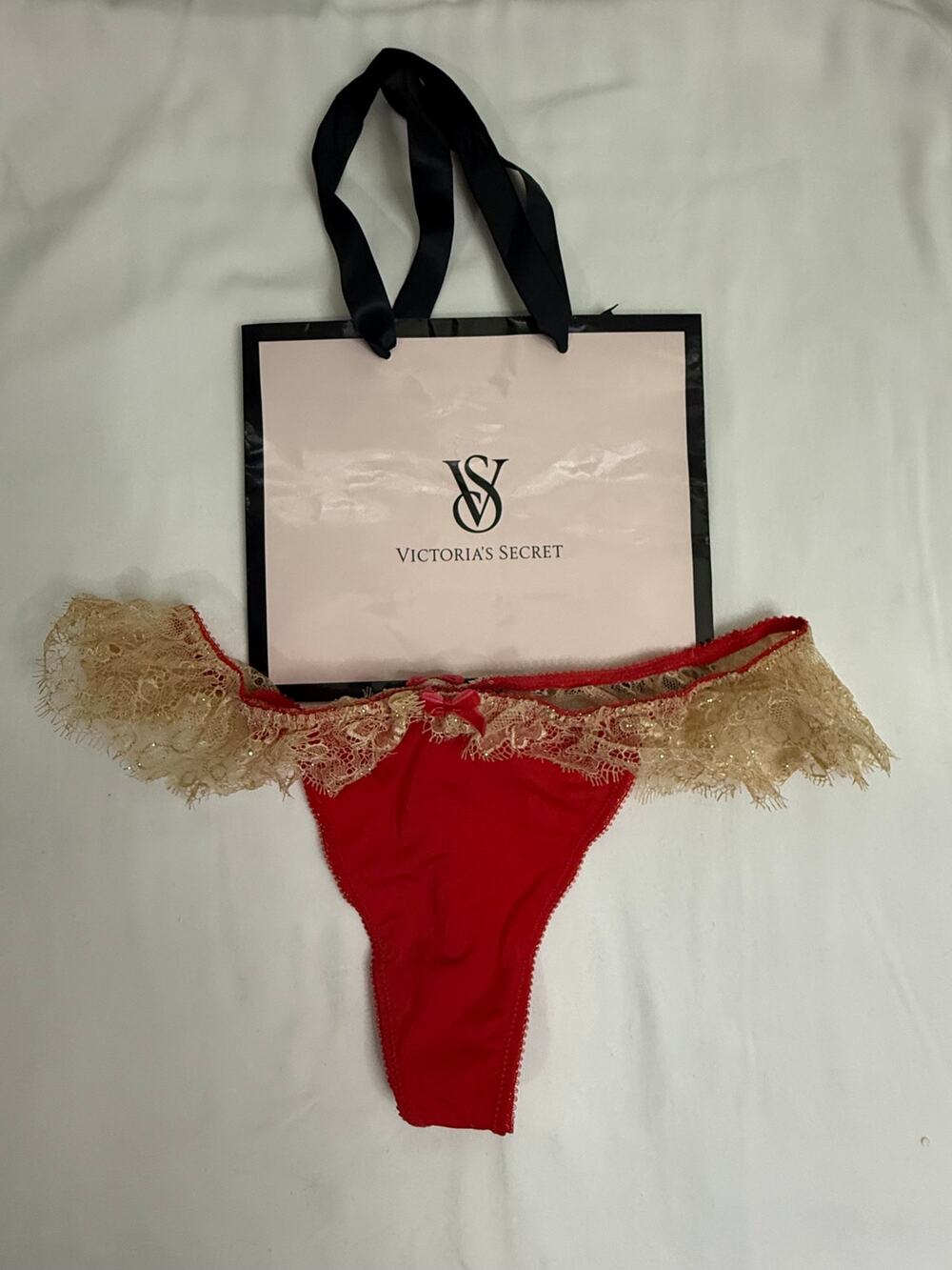 NWT Vintage Victoria’s Secret Dream Angels Thong Panty Red & Gold Lace Sz S 2012